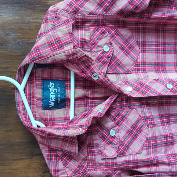 Toddler Wrangler Western shirt  Unfinished hem with pearl snaps. Size xxs 0-2 - Picture 4 of 7